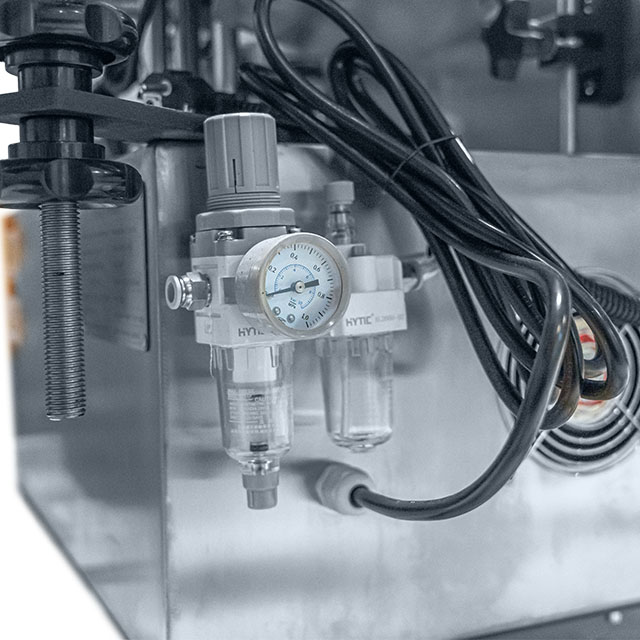 TABLE TOP ROUND BOTTLE LABELING MACHINE (FIXED POI ARL-T100F