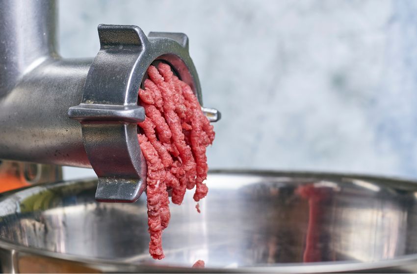 Rekomendasi Mesin Giling Daging Terbaik untuk Usaha (Lengkap dari Skala Kecil hingga Industri)