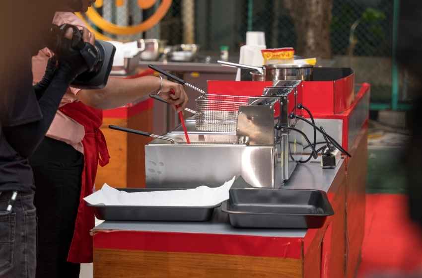 Chef Masak, Mesin Ikut Kerja. Intip Cooking Demo FOMAC di NFH