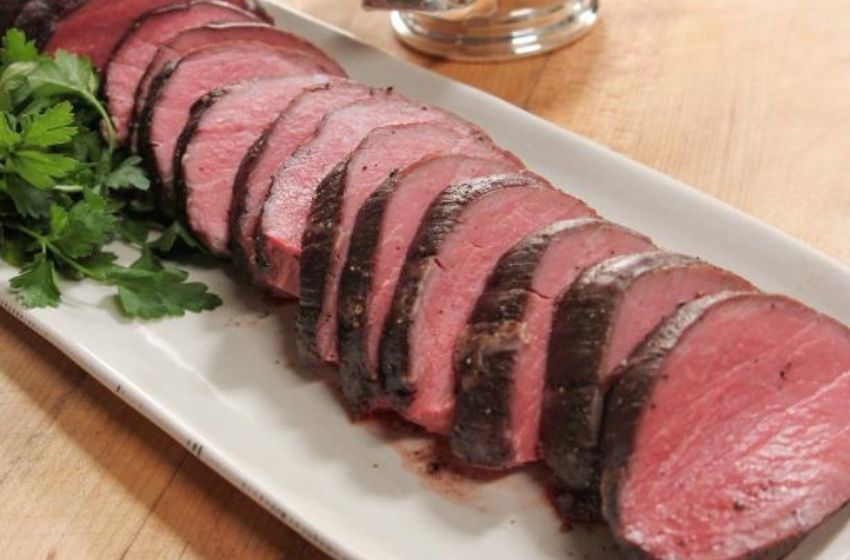 tenderloin steak dimasak menggunakan mesin Fomac sehingga menghasilkan daging matang dengan sempurna.