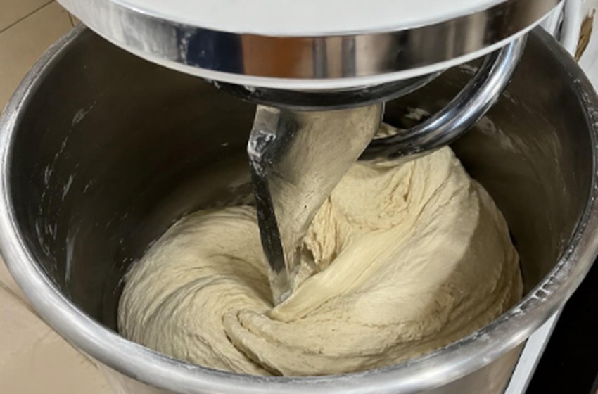Kenapa HMX-15 FOMAC Jadi Mesin Mixer Adonan Roti Terlaris